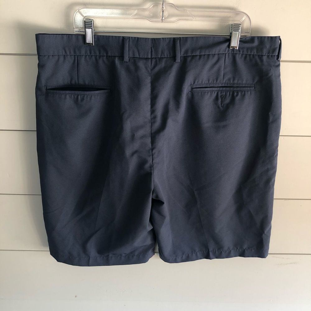 WALTER HAGEN Flat Front Shorts Size 38 - Picture 2 of 4